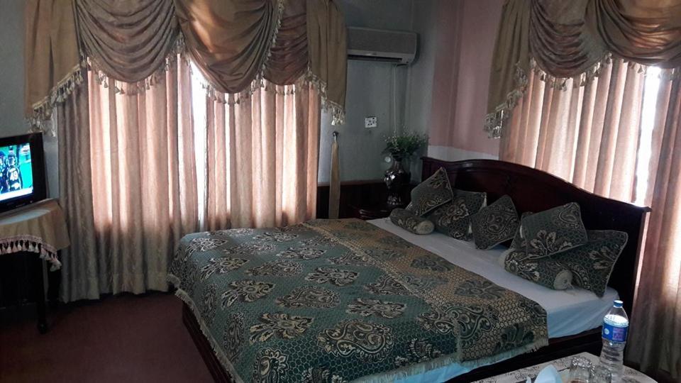 Hotel Regent Rawalpindi Exterior photo